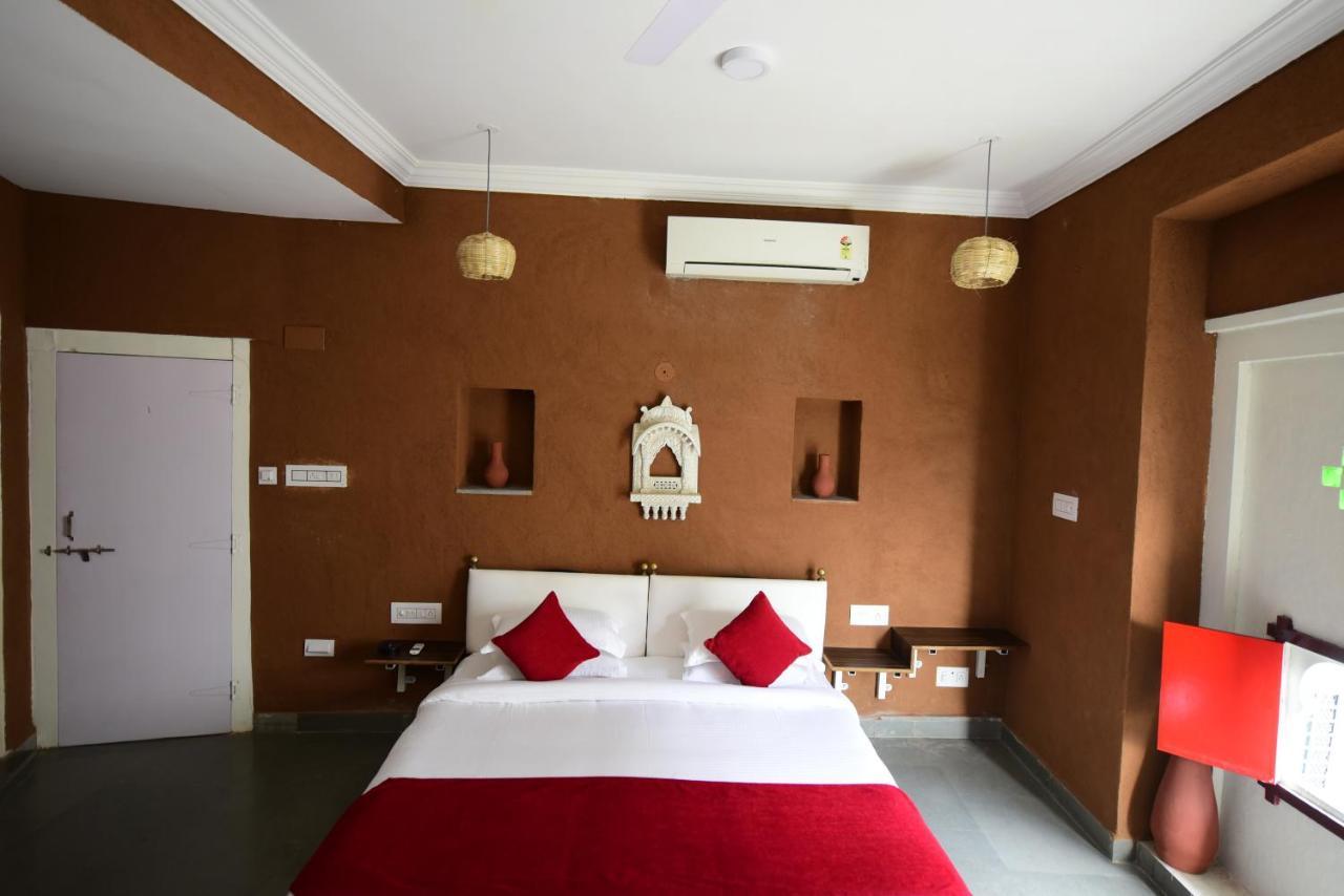 Hotel Udai Niwas By The Lake Udaipur Exterior foto