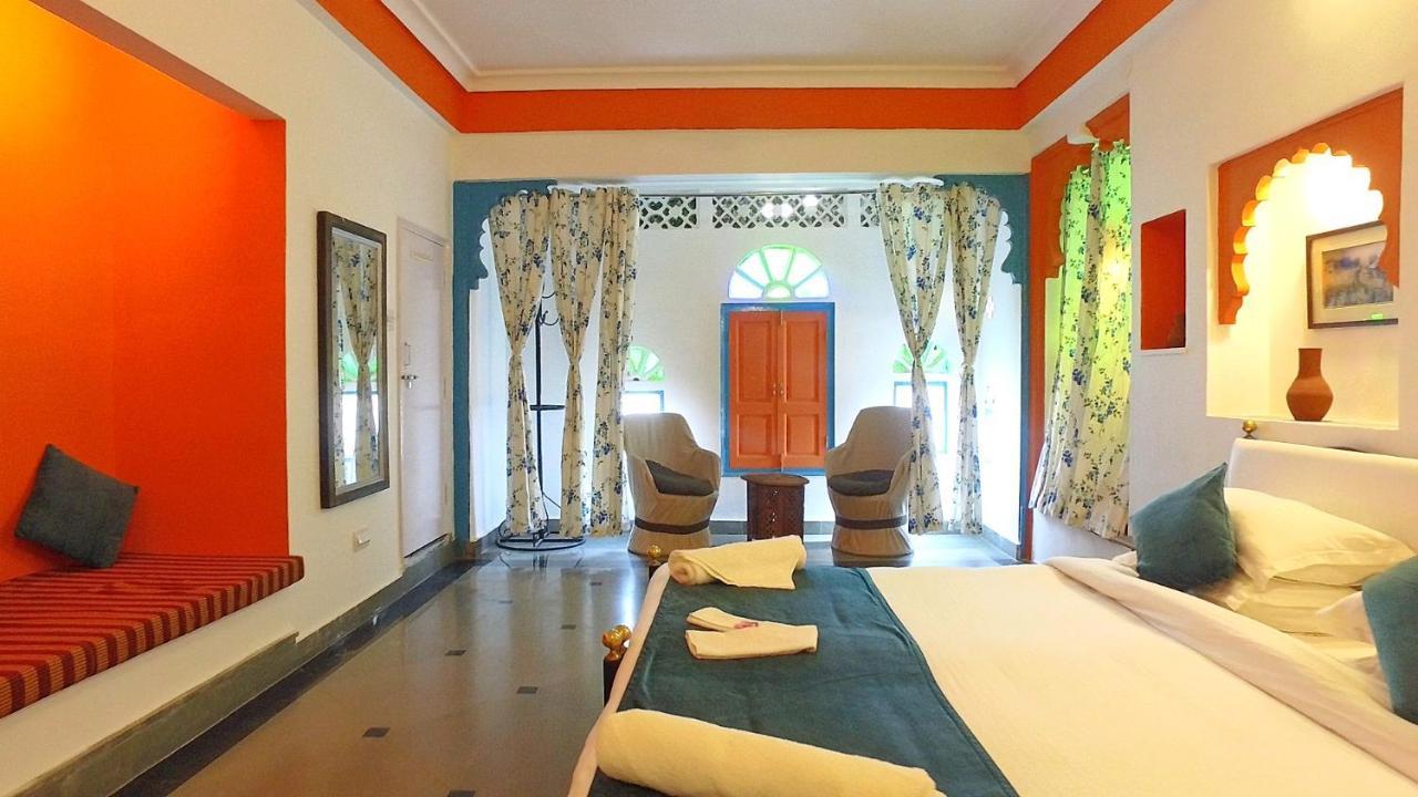 Hotel Udai Niwas By The Lake Udaipur Exterior foto