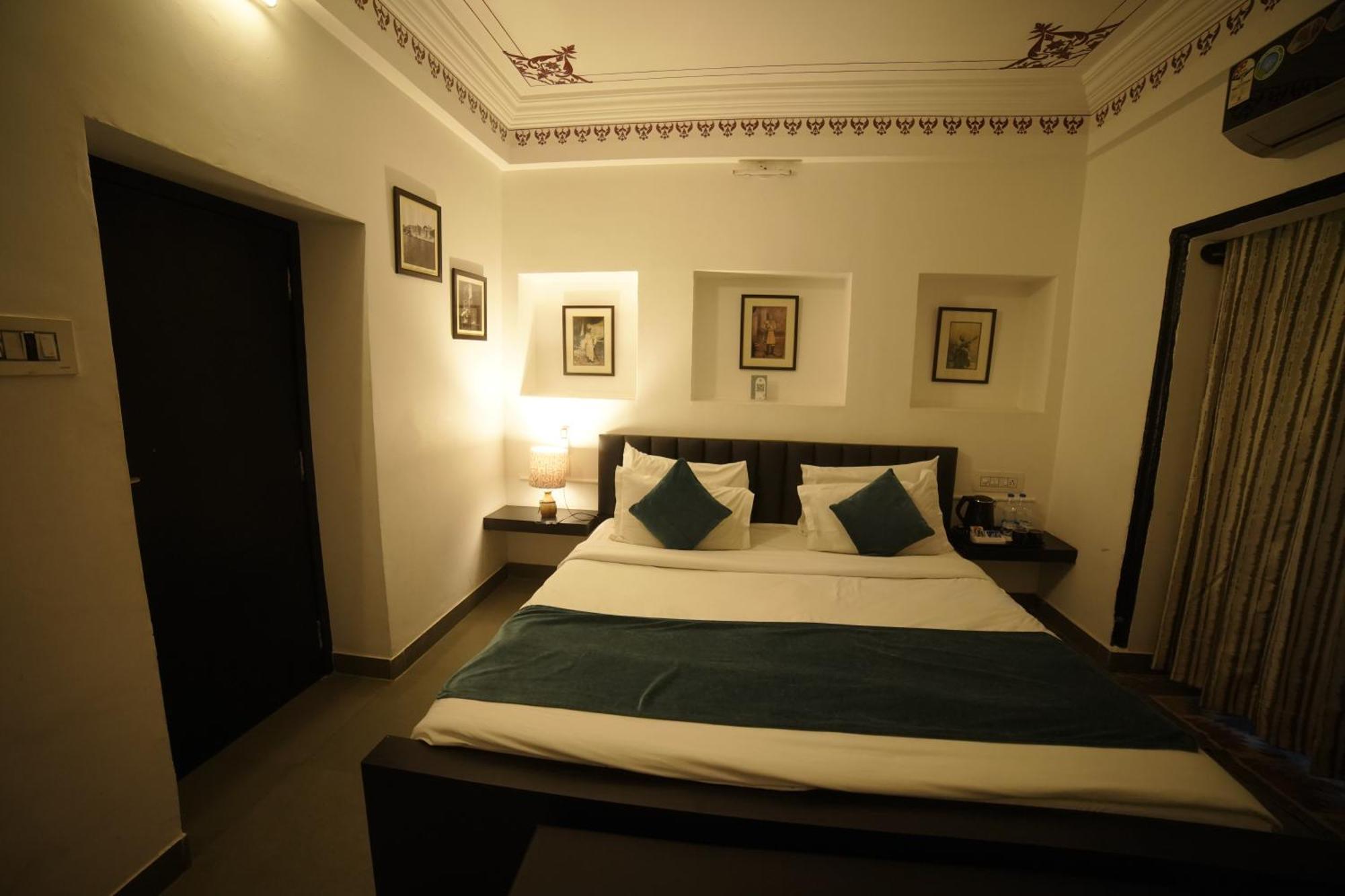 Hotel Udai Niwas By The Lake Udaipur Exterior foto